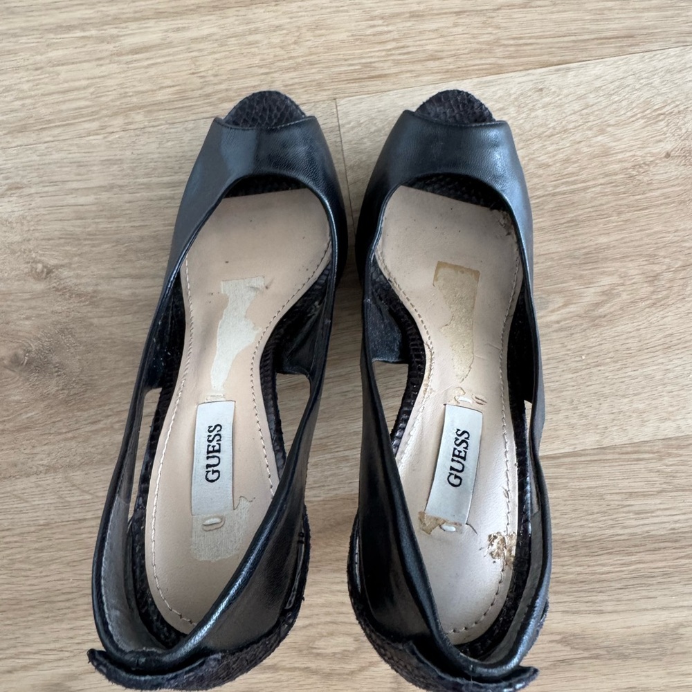 Guess Elegant Black Peep-Toe Heels - Picture 2 of 2